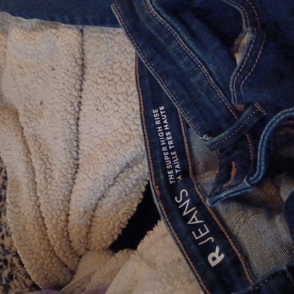 2 pairs of once-worn jeans- size 29  petite.  Skinny and high-rise. $15/  both. - Picture 4 of 6